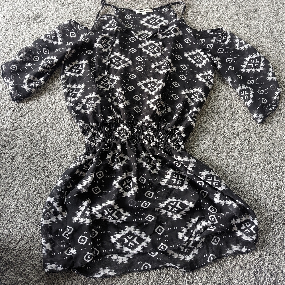 Cold Shoulder Top - Picture 2 of 7